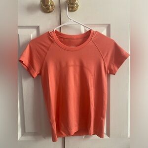 Like New Size 6 Raspberry Cream Lululemon Swiftly Tech